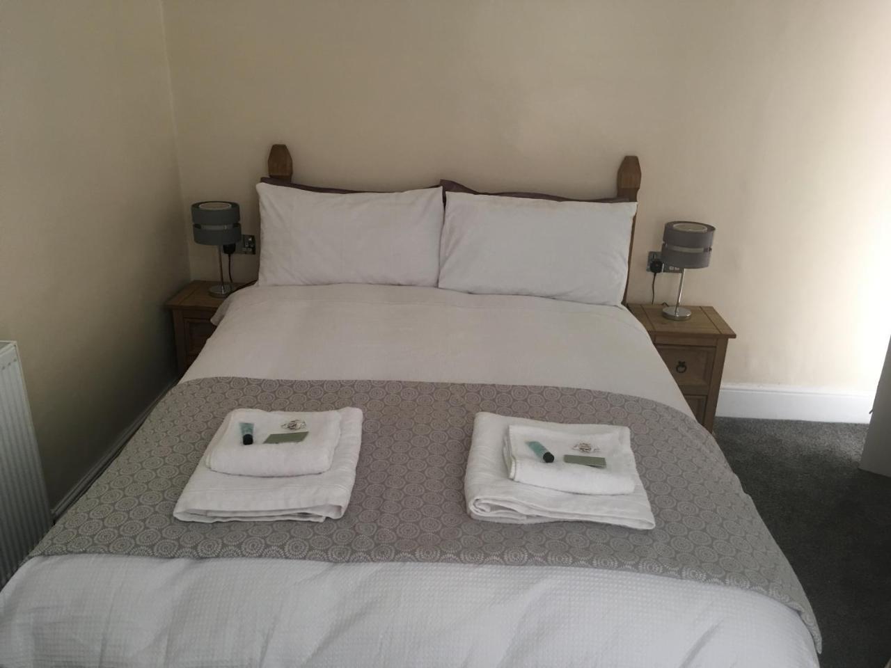 Mair'S Hotel Bridgend  Eksteriør billede