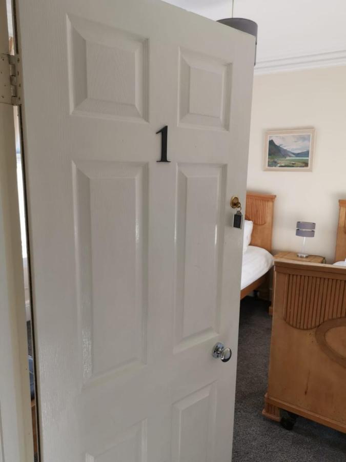 Mair'S Hotel Bridgend  Eksteriør billede